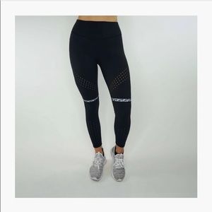 Tier activewear Flow leggings blackout camo
